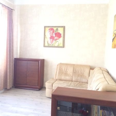 2-Kh Kom-Ia Kvartira V Tsentre Odessy Odessa Extérieur photo