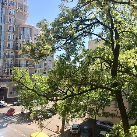 2-Kh Kom-Ia Kvartira V Tsentre Odessy Odessa Extérieur photo